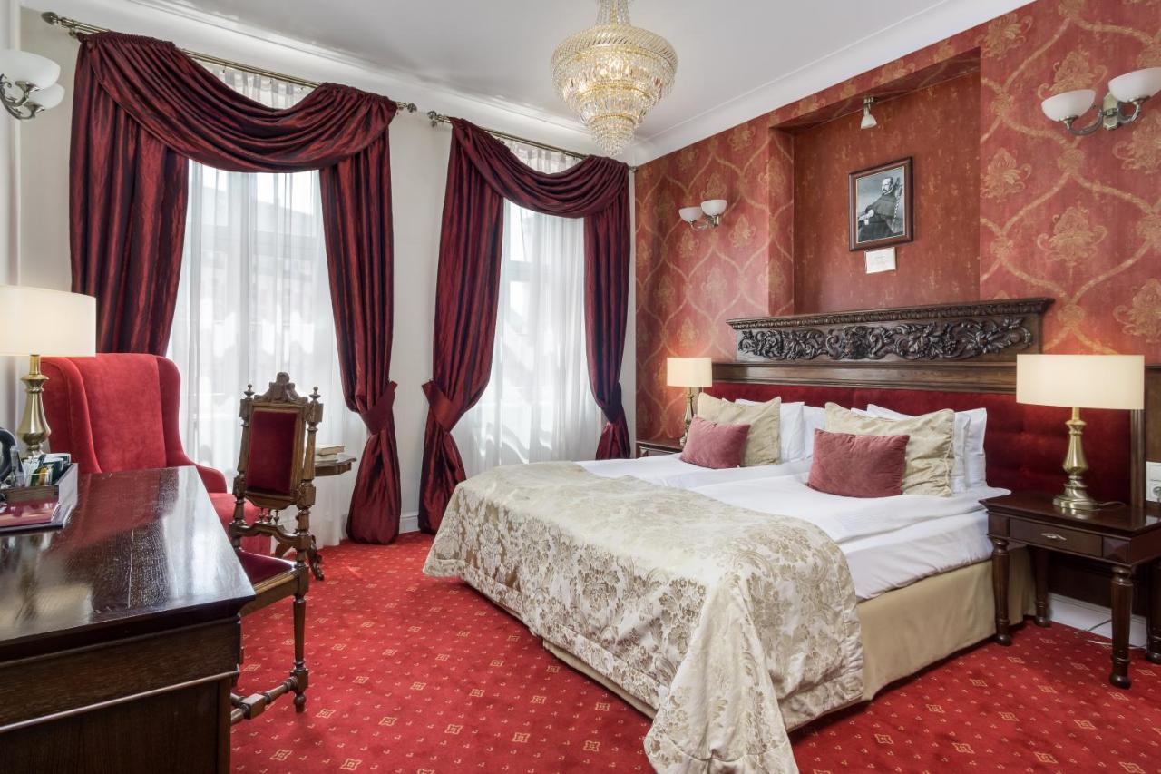 Hotel Kolegiacki Познан Екстериор снимка