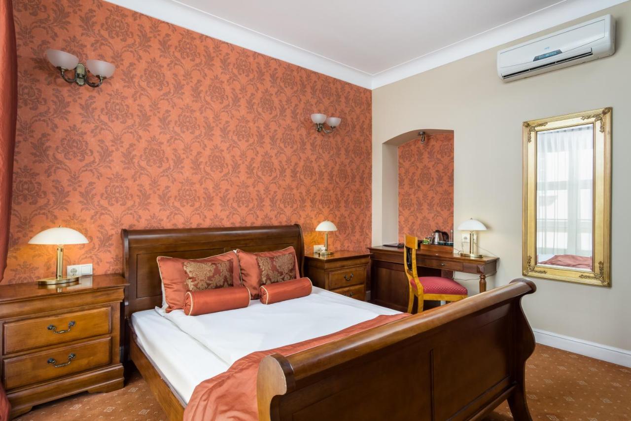 Hotel Kolegiacki Познан Екстериор снимка