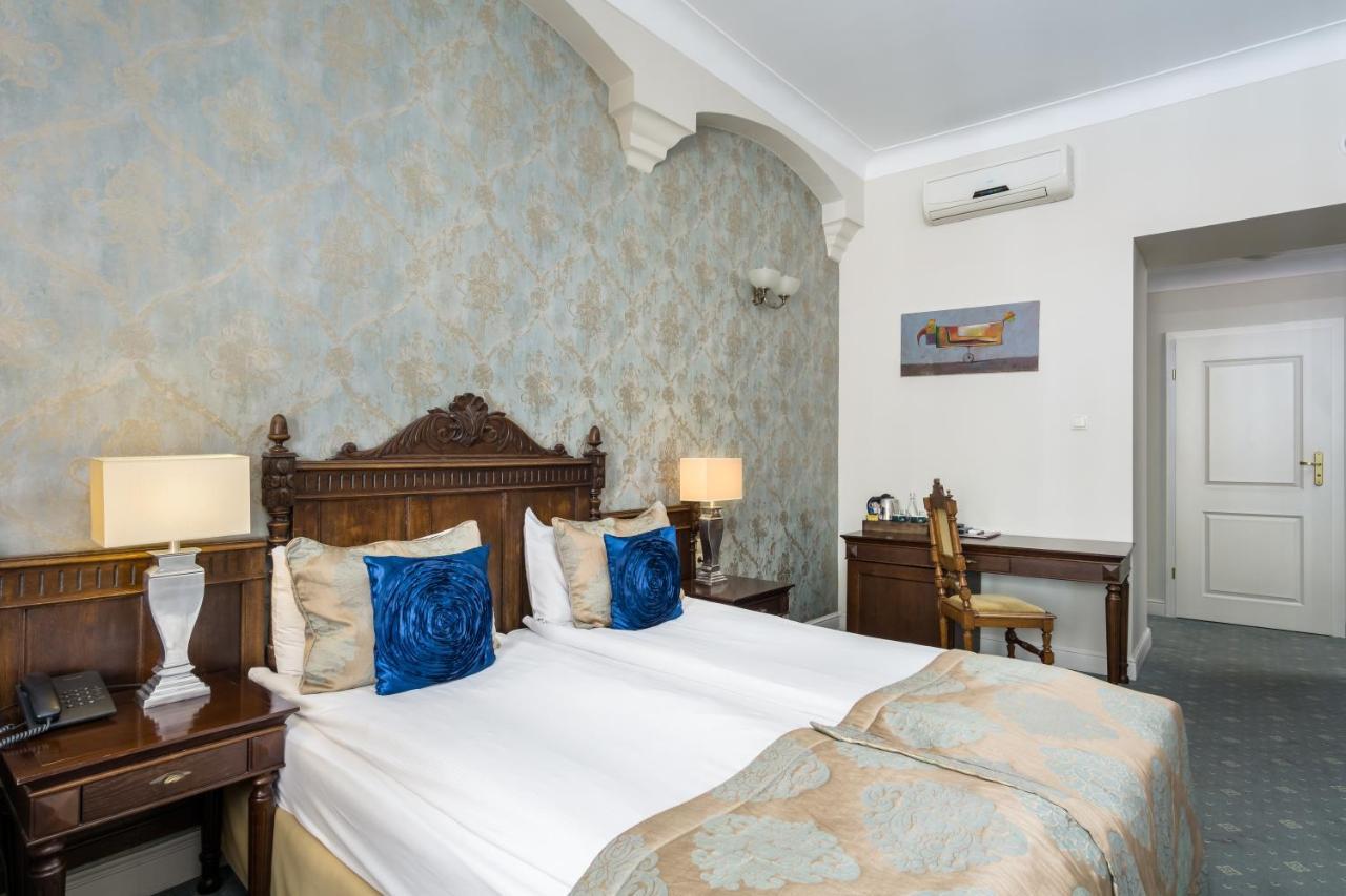Hotel Kolegiacki Познан Екстериор снимка