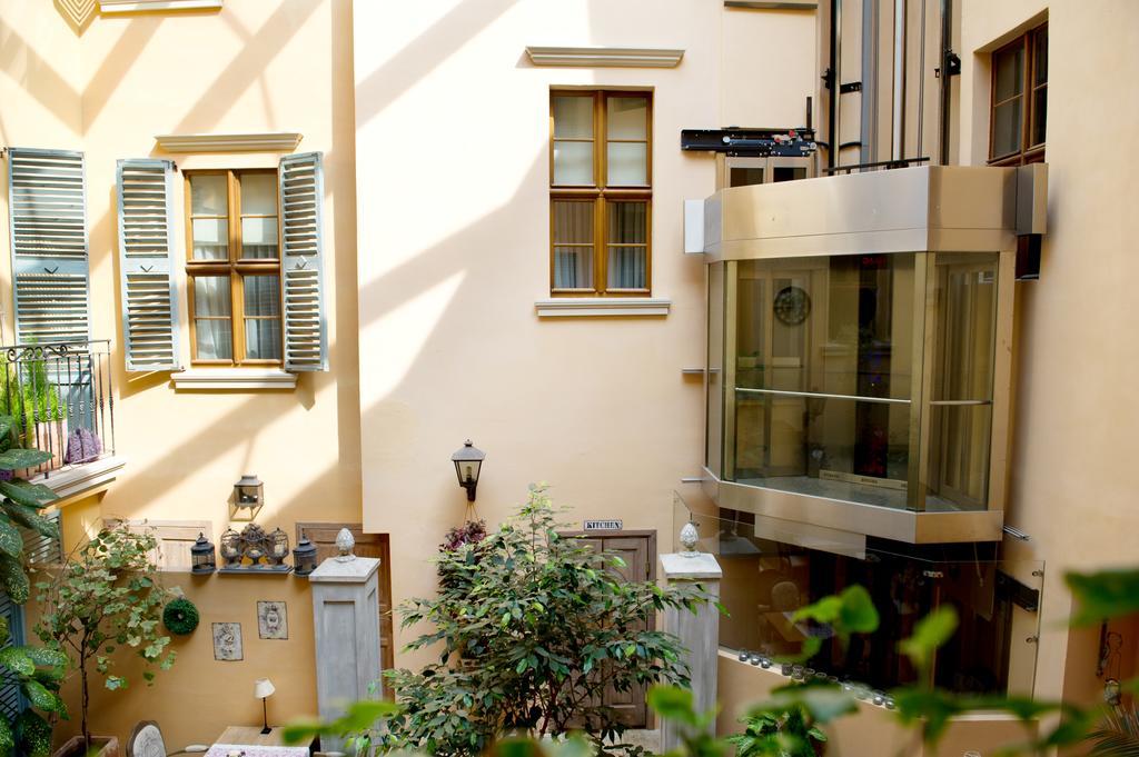 Hotel Kolegiacki Познан Екстериор снимка