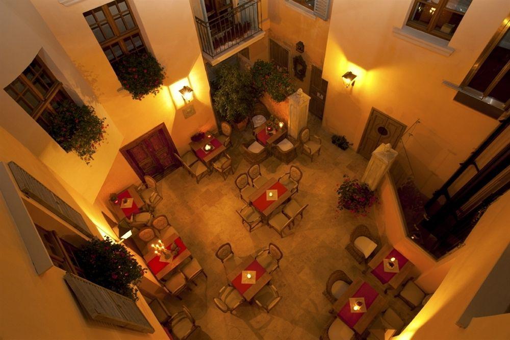 Hotel Kolegiacki Познан Екстериор снимка