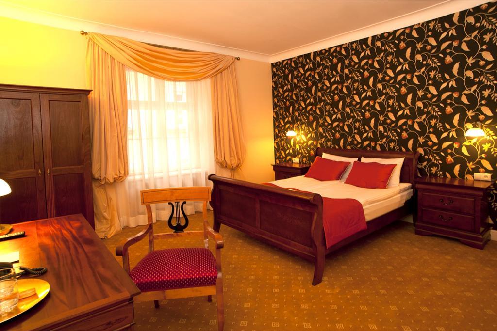 Hotel Kolegiacki Познан Екстериор снимка