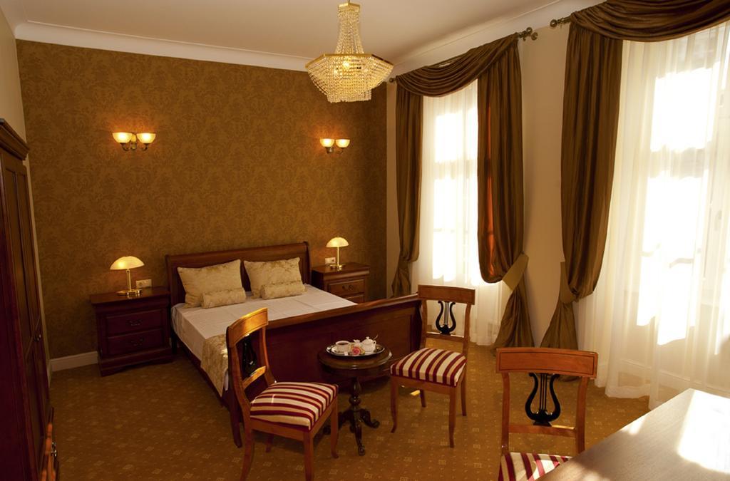 Hotel Kolegiacki Познан Екстериор снимка