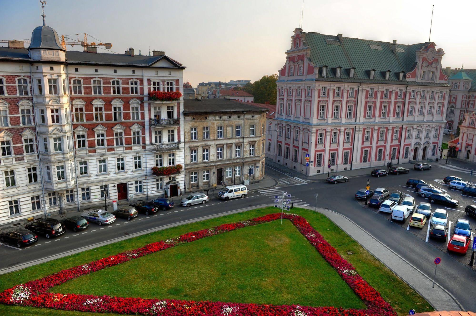 Hotel Kolegiacki Познан Екстериор снимка