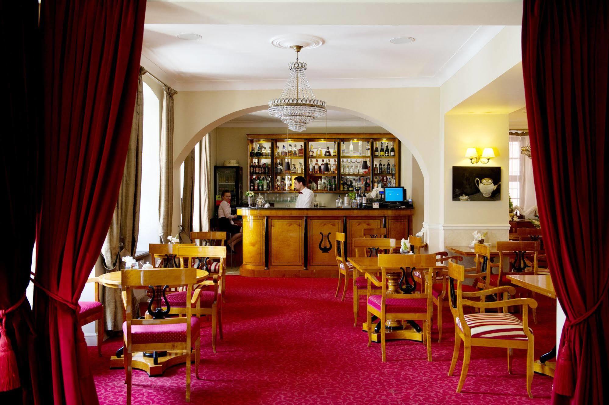 Hotel Kolegiacki Познан Екстериор снимка
