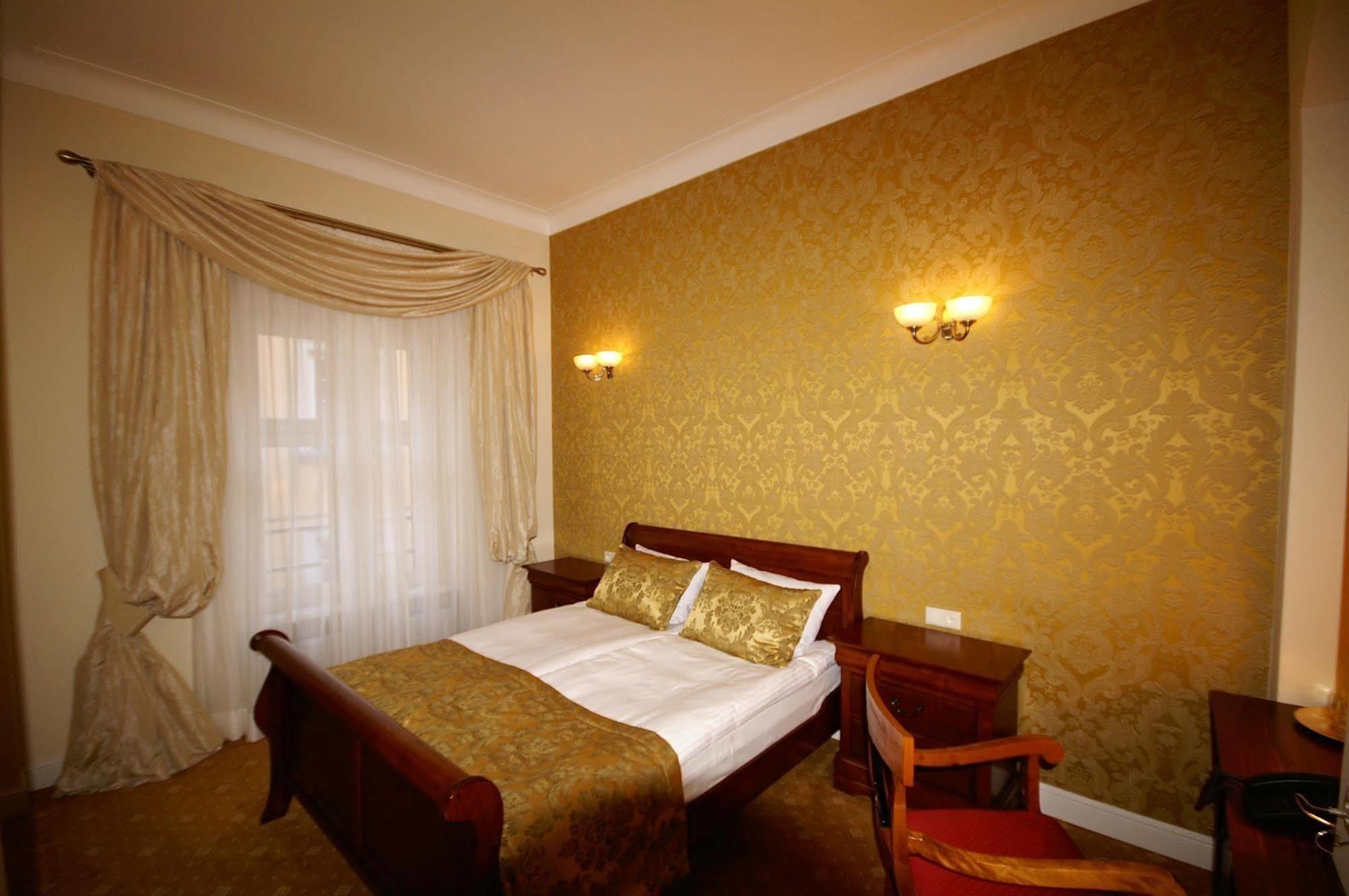 Hotel Kolegiacki Познан Екстериор снимка