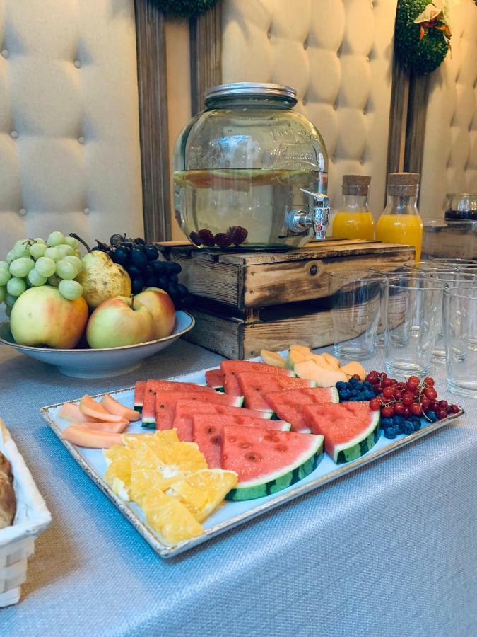 Hotel Kolegiacki Познан Екстериор снимка