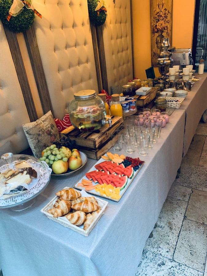 Hotel Kolegiacki Познан Екстериор снимка